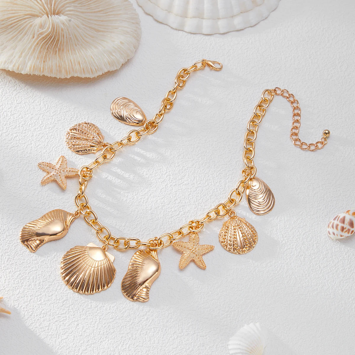 Collier Coquillage <br> Grosse Chaine Dorée
