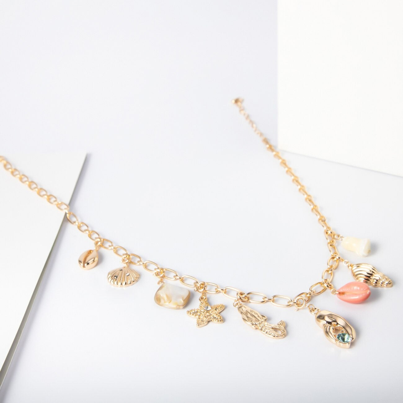 chaîne collier coquillage