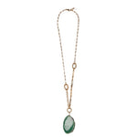 collier avec un coquillage