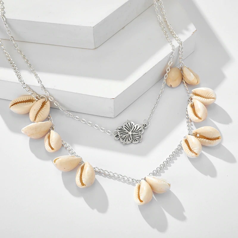 collier coquillage blanc