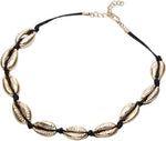 Collier en coquillage doré