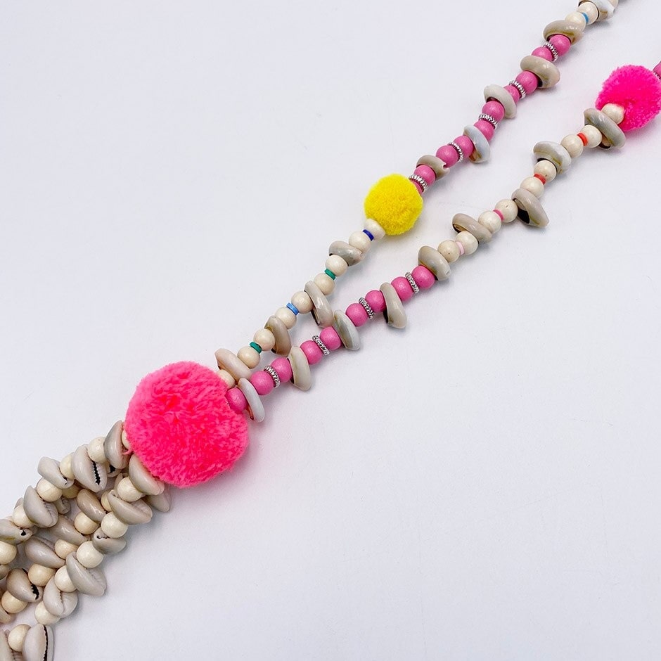 collier coquillage rose