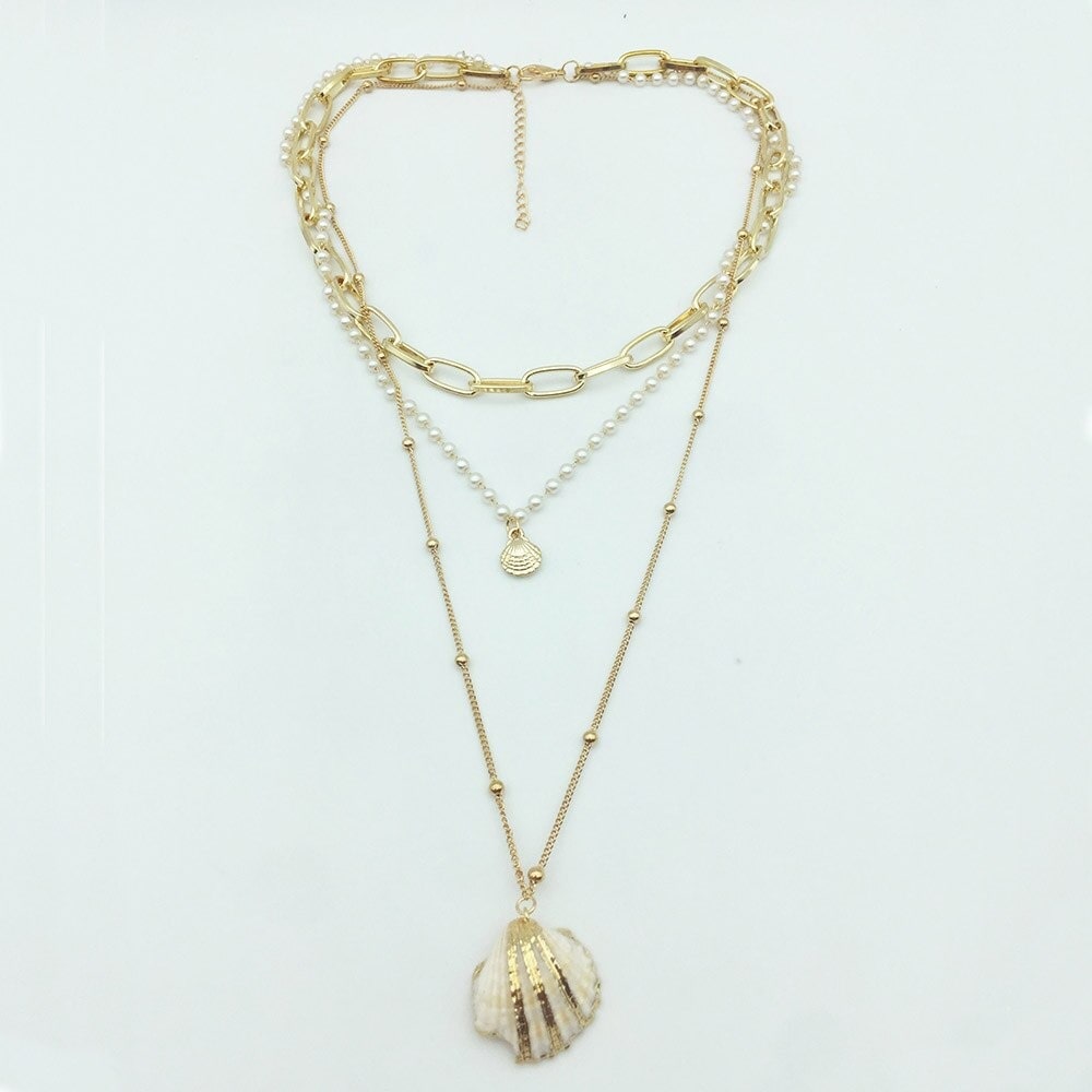 Collier pendentif coquille