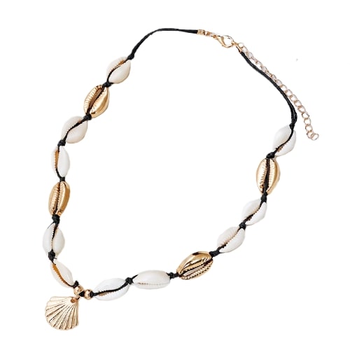 Coquillage en collier noir