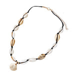 Coquillage en collier noir