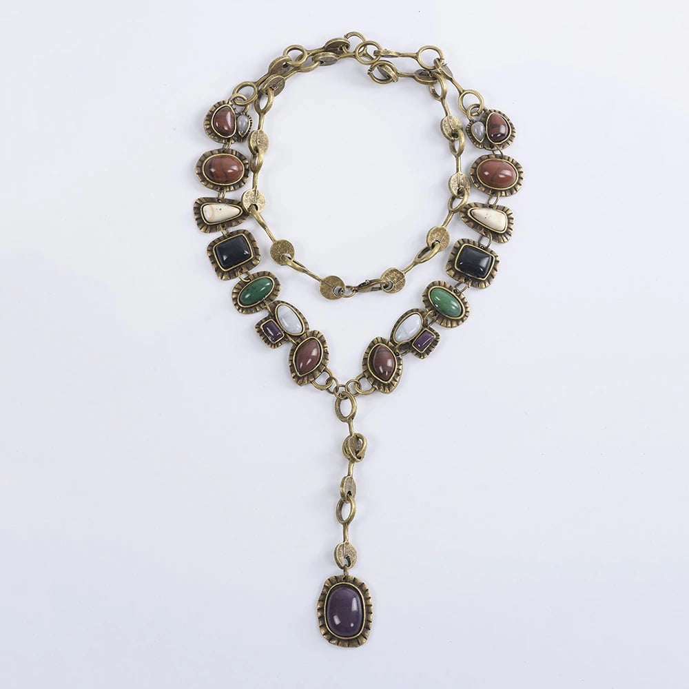 collier avec coquillages soiree